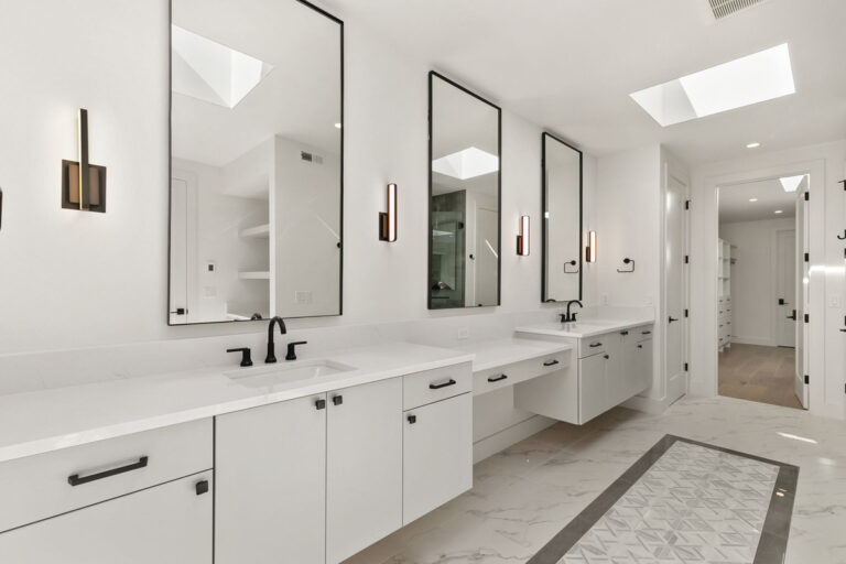 Bellevue 03 custom home primary suite bath