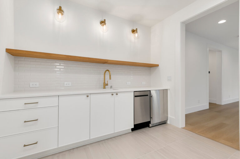Bellevue 07 custom home wet bar