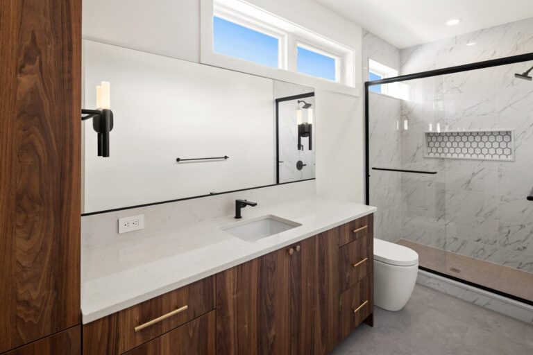 Kirkland 01 custom home secondary bath
