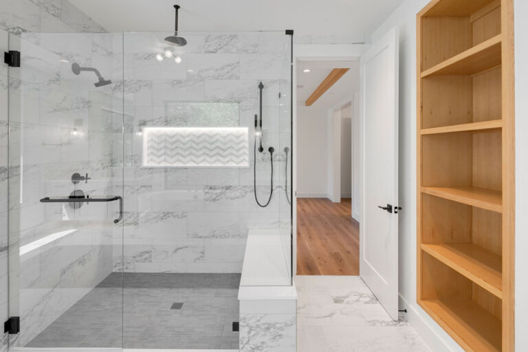 Medina 01 custom home primary suite bath