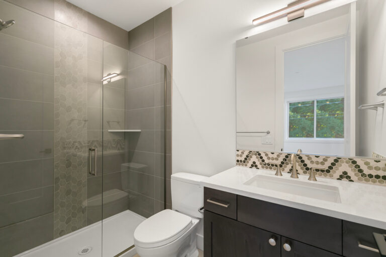 Medina 02 custom home secondary bath