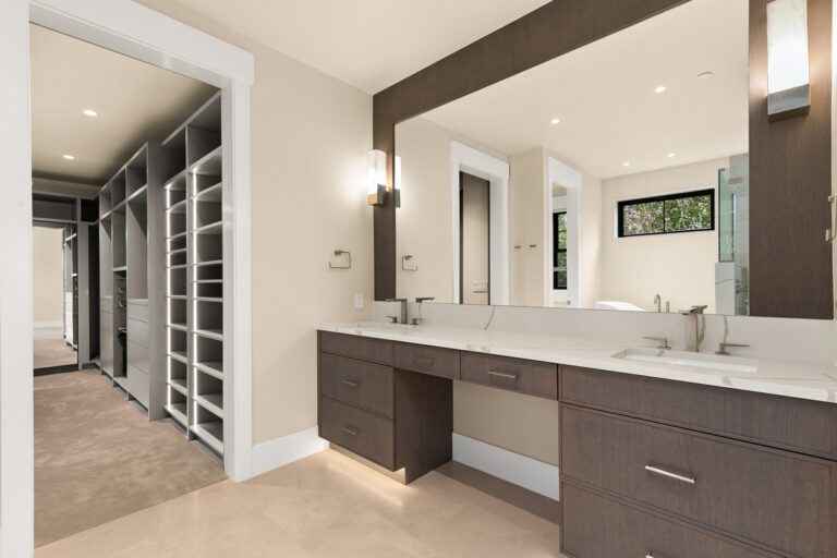 Medina 03 custom home primary suite bath