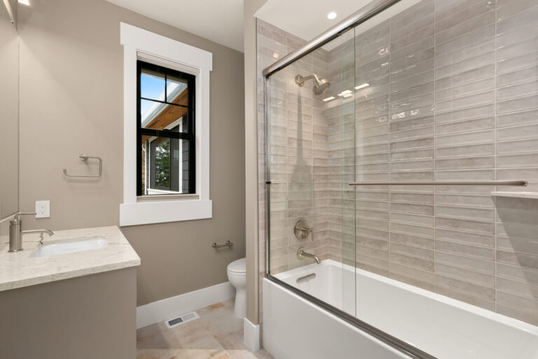 Medina 03 custom home secondary bath