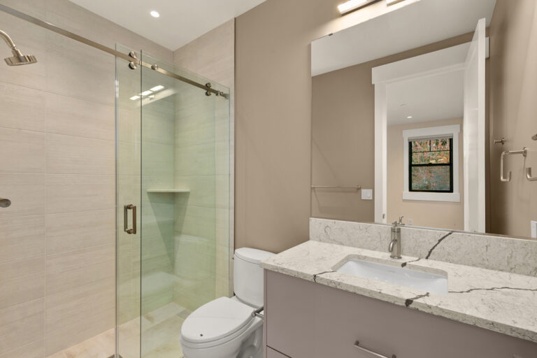 Medina 03 custom home secondary bath