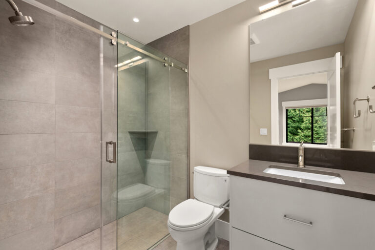 Medina 03 custom home secondary bath