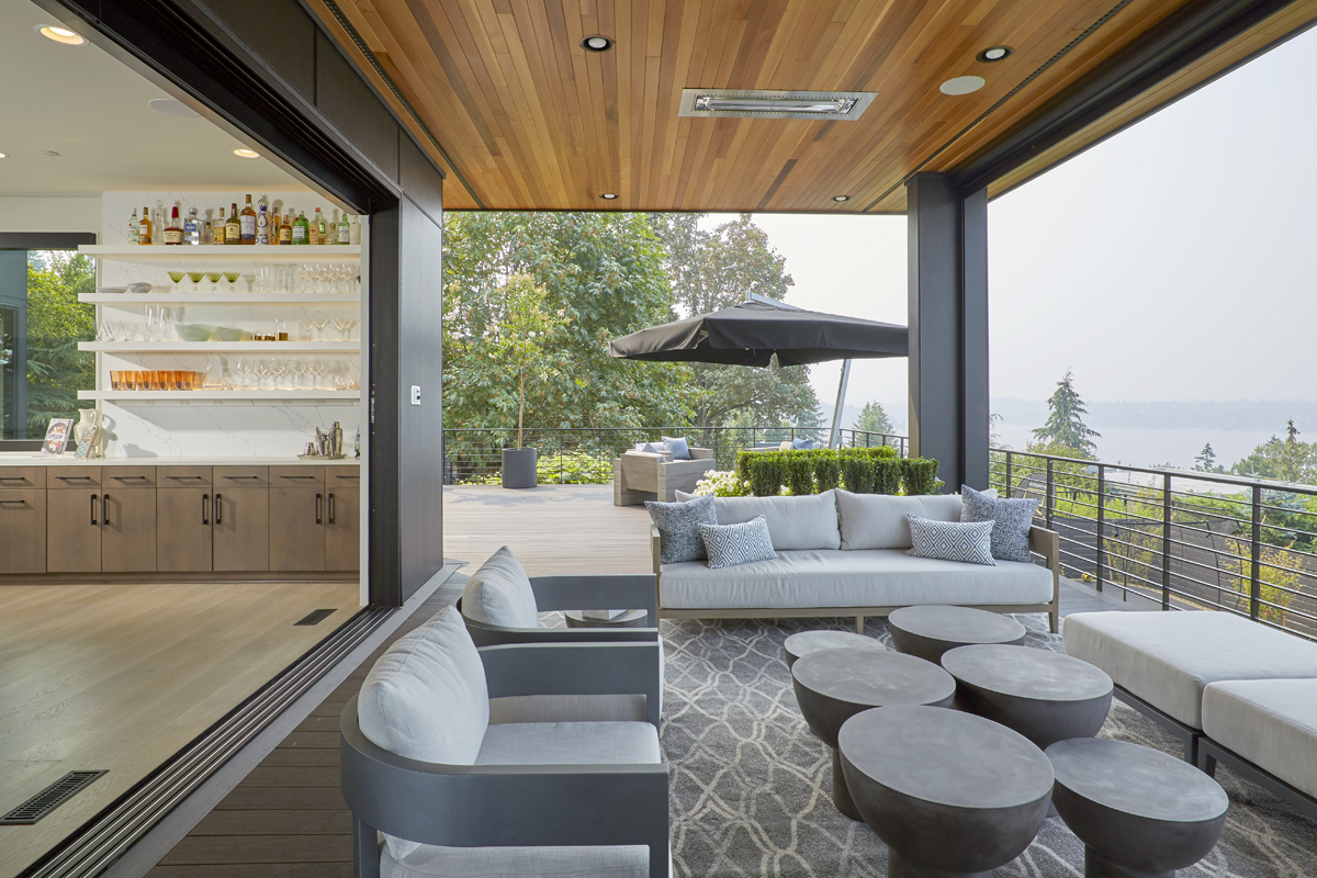 Mercer Island 01 custom home outdoor living