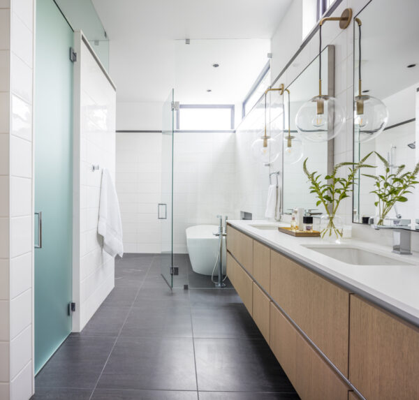 Mercer Island 03 custom home primary suite bath