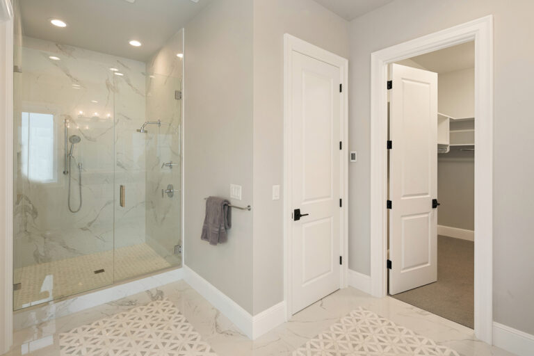 Mercer Island 04 custom home guest suite bath