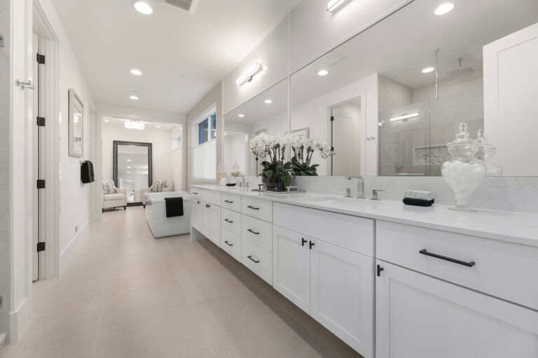 Devon custom floor plan primary suite bath