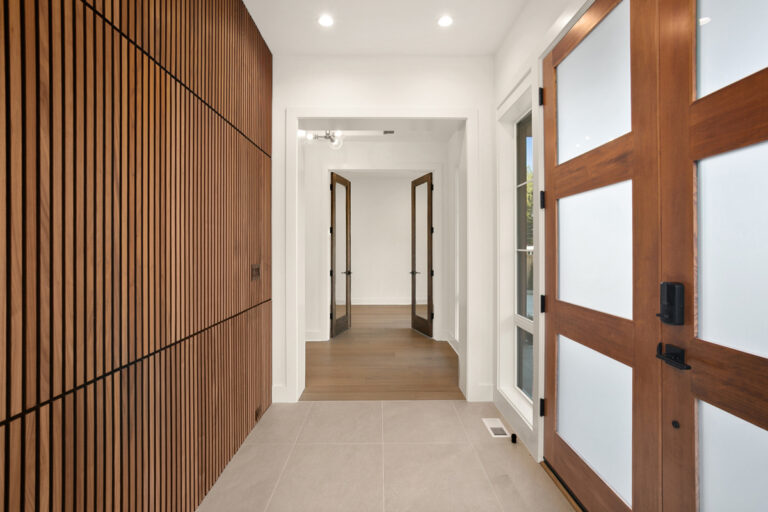 Hampton custom floor plan entry
