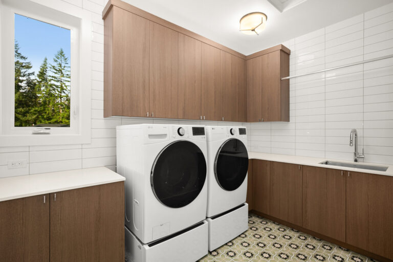 Hampton custom floor plan laundry room