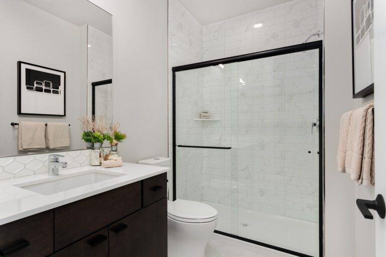 Hawthorne custom floor plan secondary bath
