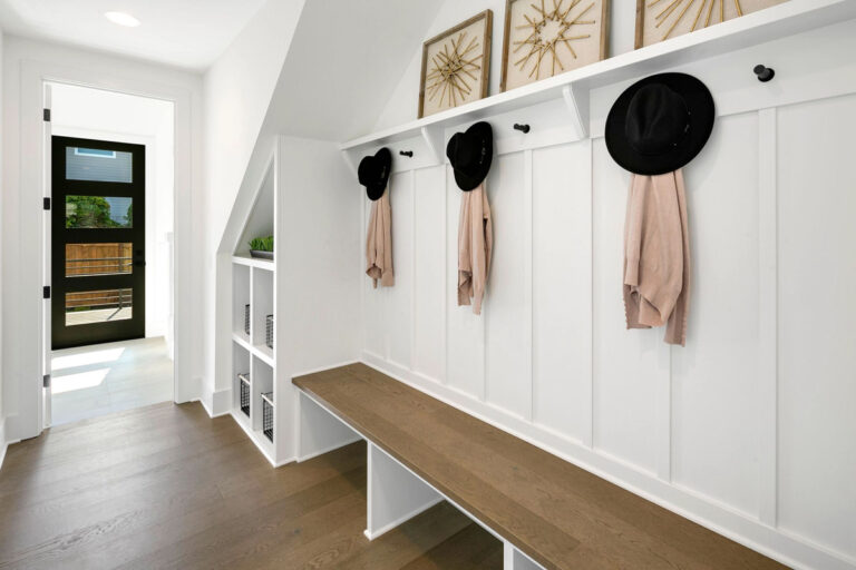Hollingsworth custom floor plan mudroom
