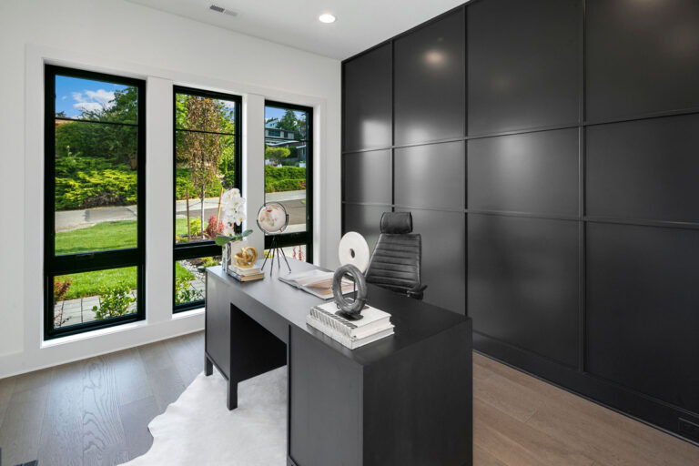 Hollingsworth custom floor plan office