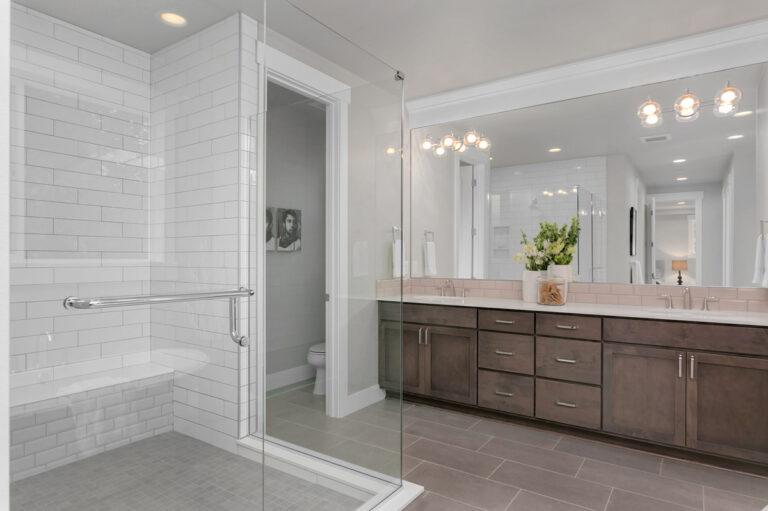 Trento Grande custom floor plan primary suite bath